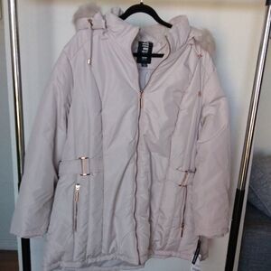 Details intl. Cream Colored Stylish Women's Light Puffer Jacket
